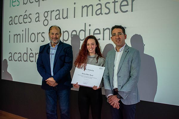 Estudiantes reciben las Becas Impulsa para estudiar un Máster Universitario en el TecnoCampus durante el curso 2023-24